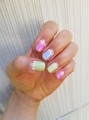 Nail design by Horizon Nail & Spa