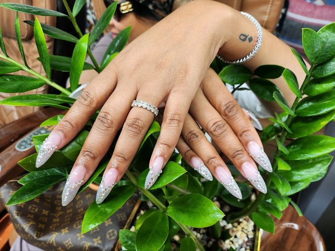 Nail design by Horizon Nail & Spa